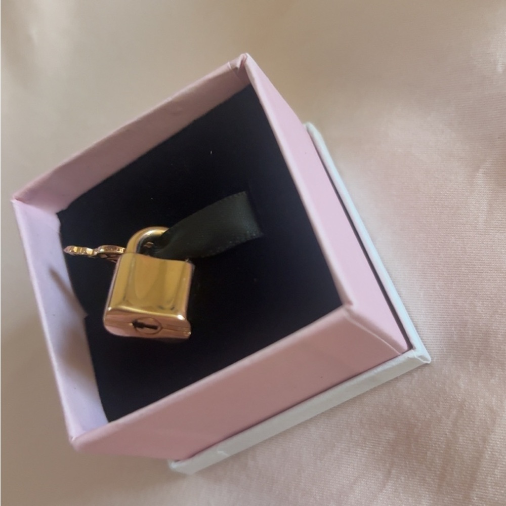 Pandora Rose Gold Lock Charm - Picture 3 of 3